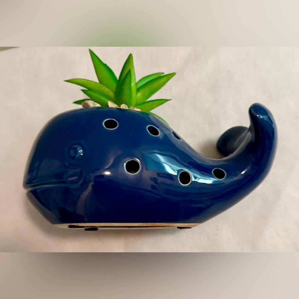 Whale planter. Navy Blue.